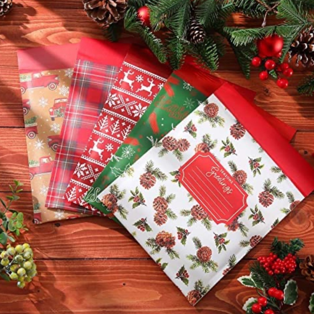 5 Count Christmas Bubble Mailers 8.3” X 9.3” PRICE IS FIRM - Picture 3 of 4